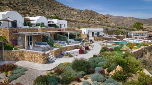 Anafi Hotel | YPSELI Anafi's hive