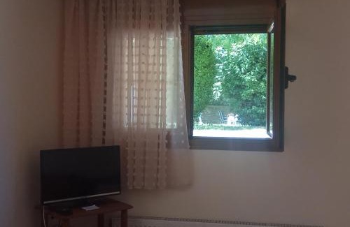 Perama Apartment | Zisis Garden Studios