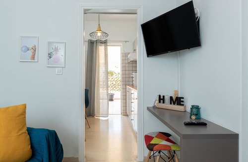 Loutraki-Agioi Theodoroi Apartment | Διαμέρισμα στο κέντρο του Λουτρακίου, 500 μέτρα από την θάλασσα .