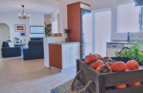 Agia Pelagia Chlomou Villa | Διώροφη Βίλα με Ιδιωτική Πισίνα BBQ & Playroom θέα στην θάλασσα