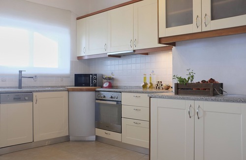 Agia Pelagia Chlomou Villa | Διώροφη Βίλα με Ιδιωτική Πισίνα BBQ & Playroom θέα στην θάλασσα