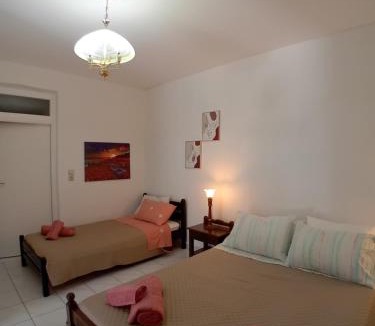 Karpenisi Apartment | Κυκλαδίτικο σπίτι