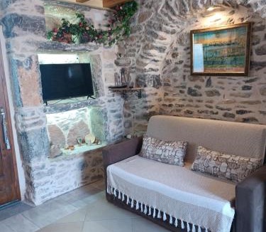 Mesta House | ΜΕΣΤΑ - ΠΛΑΤΕΙΑ