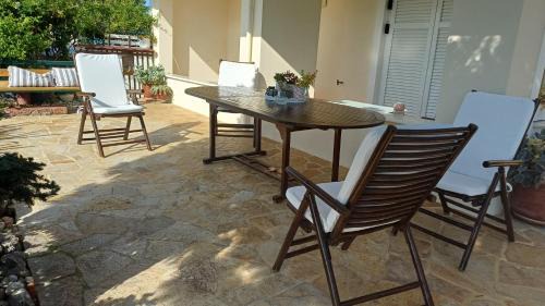 Agiokampos Apartment | Παραθαλάσσιο διαμέρισμα με κήπο στον Αγιόκαμπο