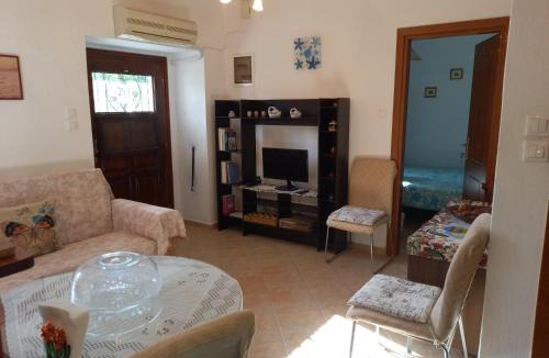 Afissos House | ΠΗΛΙΟ- ΤΟ ΕΞΟΧΙΚΟ ΤΗΣ ΑΝΝΑΣ- ΑΦΗΣΣΟΣ