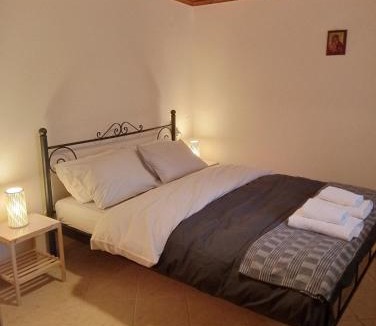 Terpsithea House | Τείχιο Μπουτίκ - Tihio Boutique - Πέτρινος ξενώνας