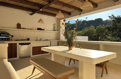 Filaki Villa | 10 minutes from the beach.superb sea-view villa.private infinity pool.Jacuzzi. BBQ