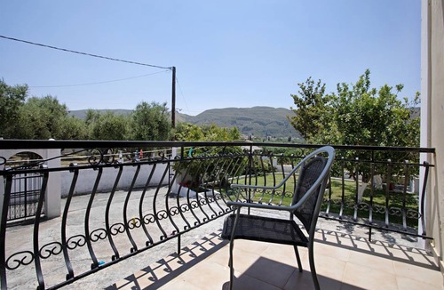 Agia Marina Apartment | 100 m² Apartment ∙ 3 bedrooms ∙ 5 guests
