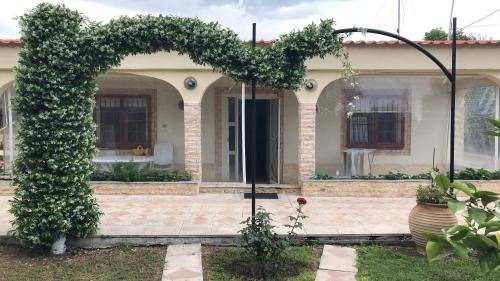 Nea Iraklia House | 100 m² House ∙ 2 bedrooms ∙ 5 guests