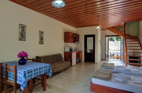 Douliana Apartment | 1000 m² Apartment ∙ 8 bedrooms ∙ 21 guests