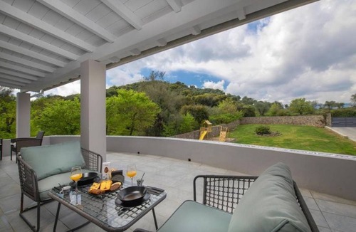 Vassilatika Villa | 1000 m² Villa ∙ 7 bedrooms ∙ 14 guests