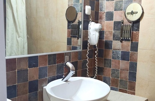 Kamena Vourla House | 102 | Okeania Triple Room Ground Floor