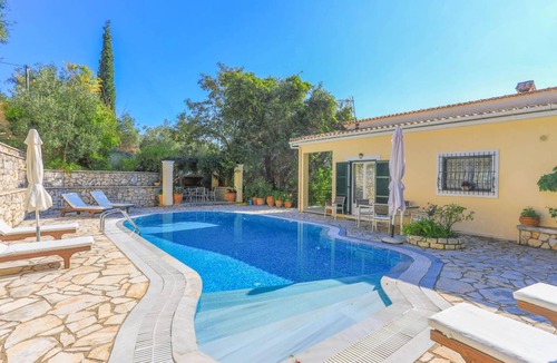 Nisaki Villa | 106 m² Villa ∙ 3 bedrooms ∙ 7 guests
