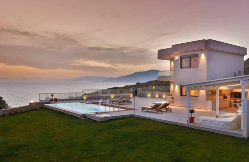Kalamaki House | 110 m² House ∙ 2 bedrooms ∙ 4 guests