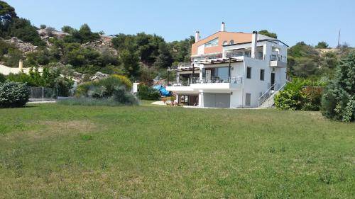 Skaloma House | 110 m² House ∙ 3 bedrooms ∙ 7 guests