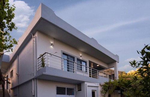Rodakino House | 110 m² House ∙ 2 bedrooms ∙ 5 guests