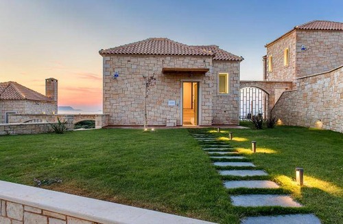 Agkisaras Resort | 110 m² Resort ∙ 3 bedrooms ∙ 127 guests