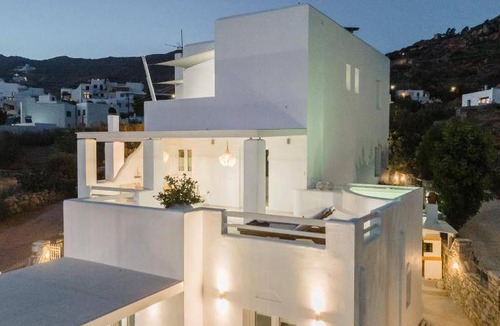 Naxos Town Apartment | 112 m² Apartment ∙ 127 guests