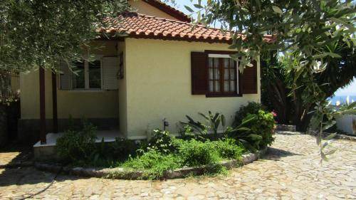 Paralia Vergas House | 113 m² House ∙ 4 bedrooms ∙ 8 guests