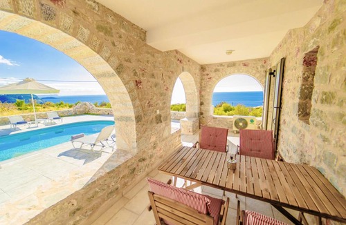 Lefktron Villa | 115 m² Villa ∙ 2 bedrooms ∙ 5 guests
