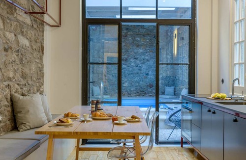 Plaka Apartment | 120 m² Apartment ∙ 2 bedrooms ∙ 6 guests