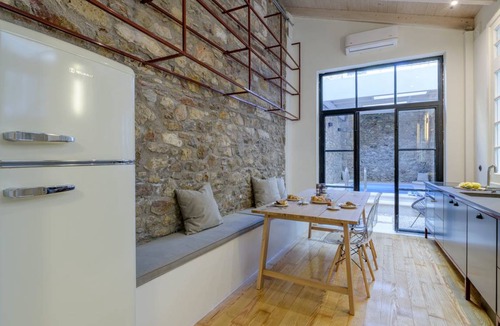 Plaka Apartment | 120 m² Apartment ∙ 2 bedrooms ∙ 6 guests