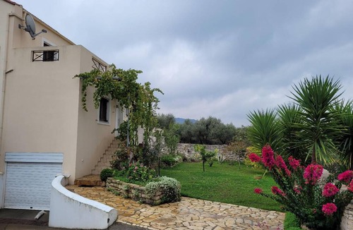 Monopari House | 120 m² House ∙ 3 bedrooms ∙ 5 guests