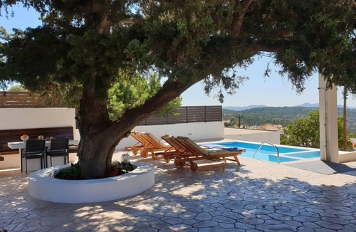 Monolithos House | 120 m² House ∙ 2 bedrooms ∙ 5 guests