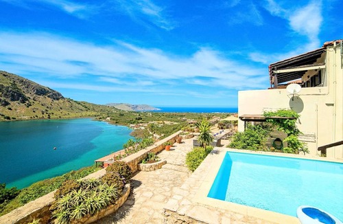 Kavallos House | 120 m² House ∙ 3 bedrooms ∙ 8 guests