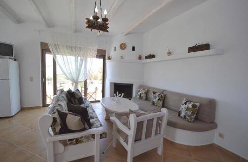Psinthos House | 120 m² House ∙ 3 bedrooms ∙ 9 guests
