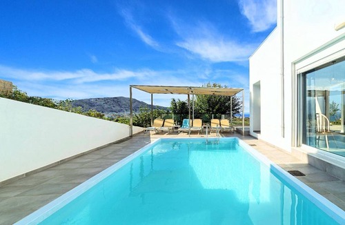 Dramia House | 120 m² House ∙ 3 bedrooms ∙ 10 guests