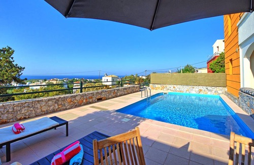Plaka Villa | 120 m² Villa ∙ 3 bedrooms ∙ 6 guests