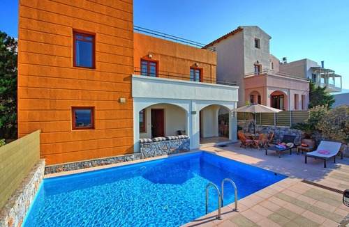 Plaka Villa | 120 m² Villa ∙ 3 bedrooms ∙ 6 guests