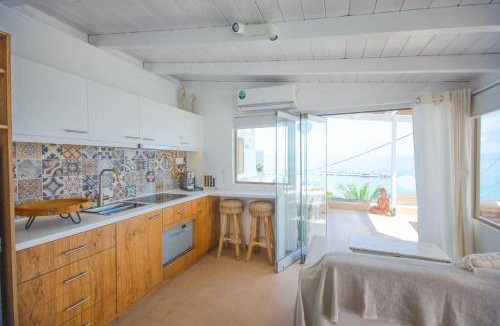 Milos Villa | 120 m² Villa ∙ 3 bedrooms ∙ 6 guests