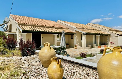 Petaleia Villa | 120 m² Villa ∙ 4 bedrooms ∙ 8 guests