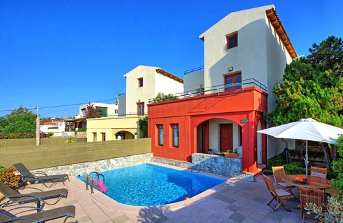 Plaka Villa | 120 m² Villa ∙ 4 bedrooms ∙ 7 guests