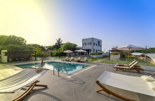 Tria Monastiria Villa | 122 m² Villa ∙ 7 bedrooms ∙ 16 guests