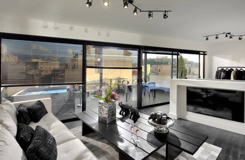 Psirri Villa | 125 m² Villa ∙ 3 bedrooms ∙ 8 guests