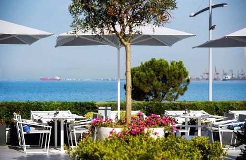 Thessaloniki City Centre Hotel | 126 m² Hotel ∙ 2 bedrooms ∙ 127 guests