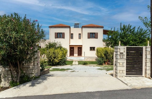 Pyrgos Psilonerou Villa | 126 m² Villa ∙ 4 bedrooms ∙ 7 guests