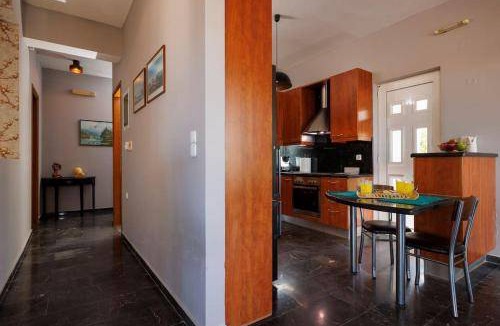 Karteros Apartment | 128 m² Apartment ∙ 3 bedrooms ∙ 5 guests