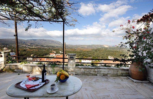 Makhairoi House | 130 m² House ∙ 2 bedrooms ∙ 6 guests