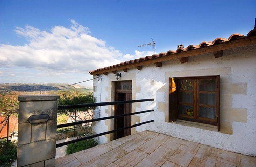 Makhairoi House | 130 m² House ∙ 2 bedrooms ∙ 6 guests