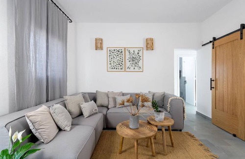 Lahania House | 130 m² House ∙ 4 bedrooms ∙ 8 guests