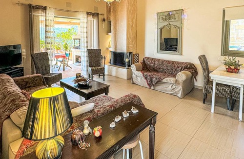 Lerna House | 130 m² House ∙ 4 bedrooms ∙ 9 guests