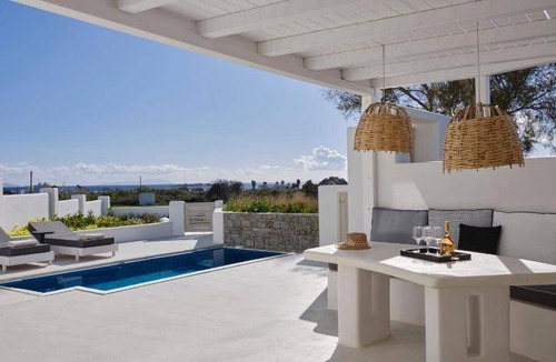 Plaka Resort | 130 m² Resort ∙ 4 bedrooms ∙ 16 guests