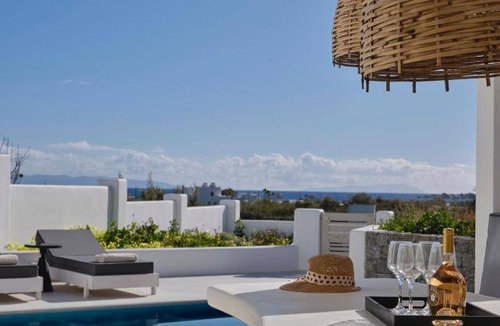 Plaka Resort | 130 m² Resort ∙ 4 bedrooms ∙ 16 guests