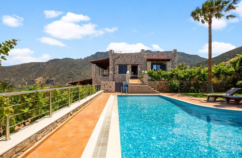 Livadia Villa | 133 m² Villa ∙ 2 bedrooms ∙ 6 guests