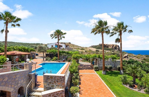 Livadia Villa | 133 m² Villa ∙ 2 bedrooms ∙ 6 guests