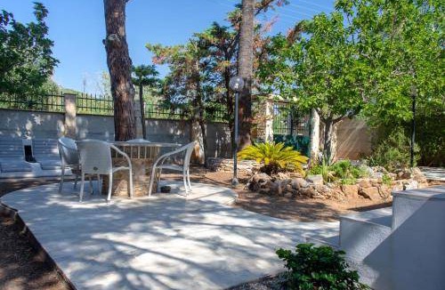 Lavreotiki Villa | 135 m² Villa ∙ 5 bedrooms ∙ 11 guests